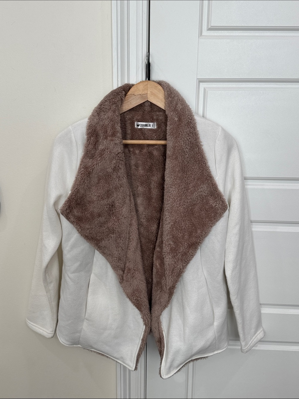 Women’s Thick Faux Fur Lined Open Front Jacket Outerwear Ivory & Tan, Small